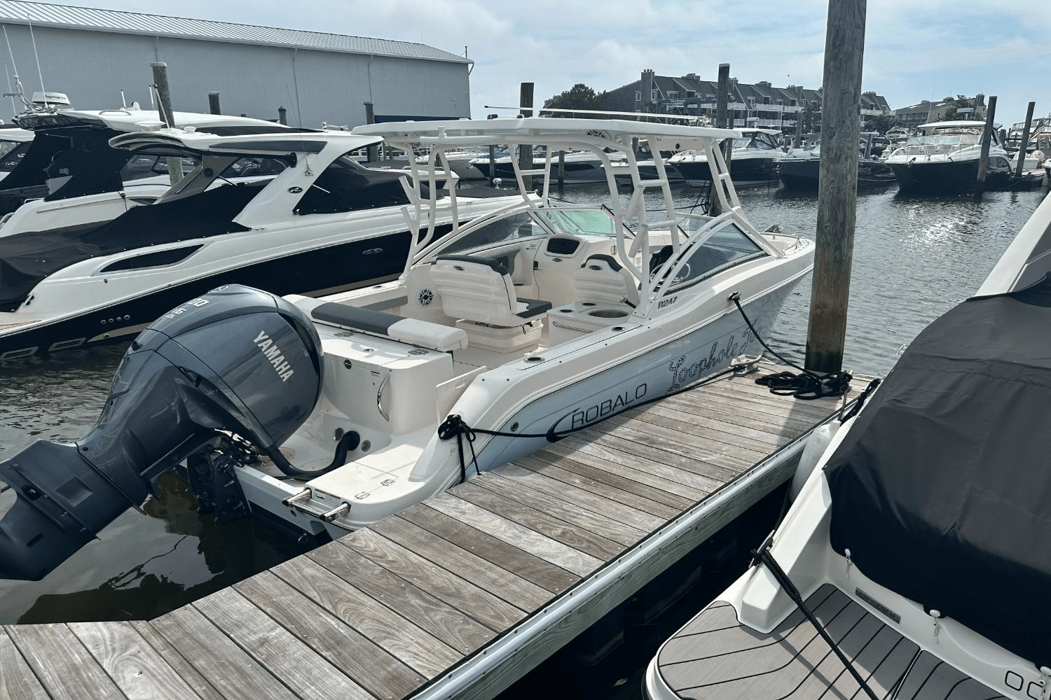 Slide: The Image of Robalo R247 2023 - 3