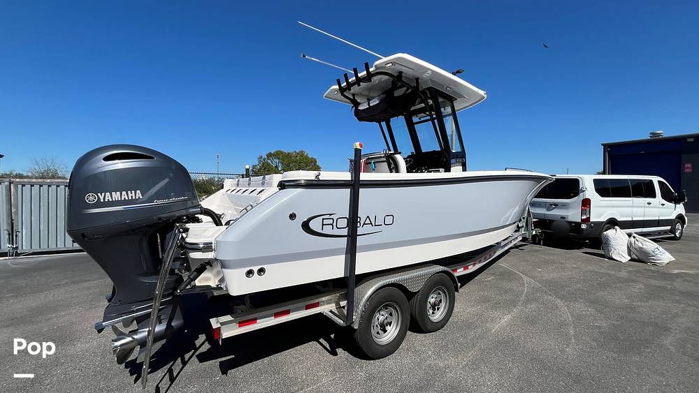 Slide: The Image of Robalo R250 2023 - 2