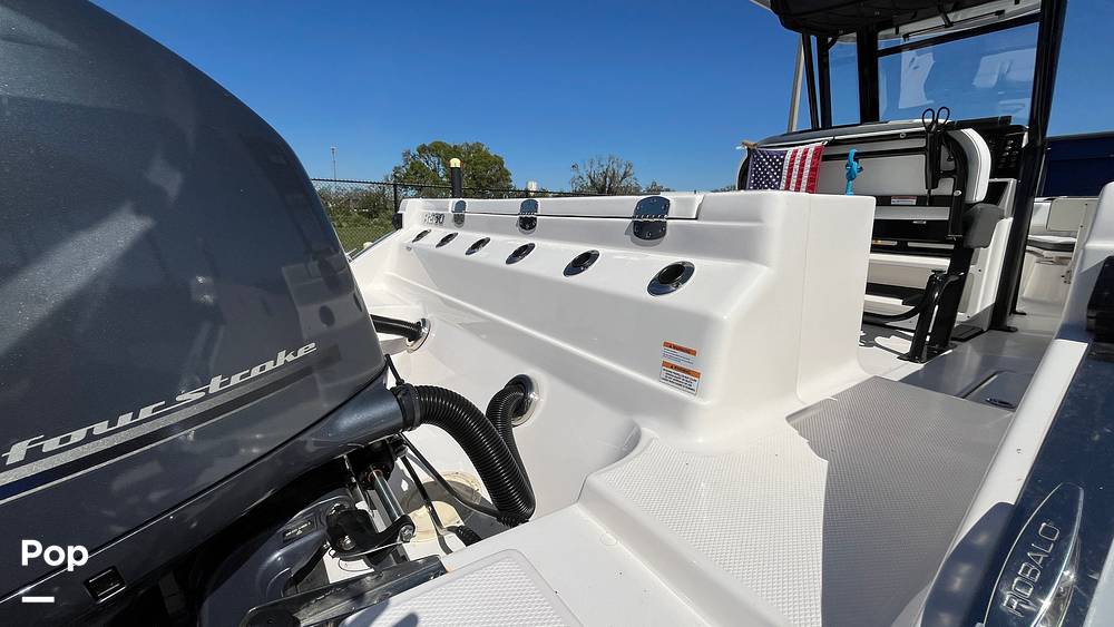 Slide: The Image of Robalo R250 2023 - 20