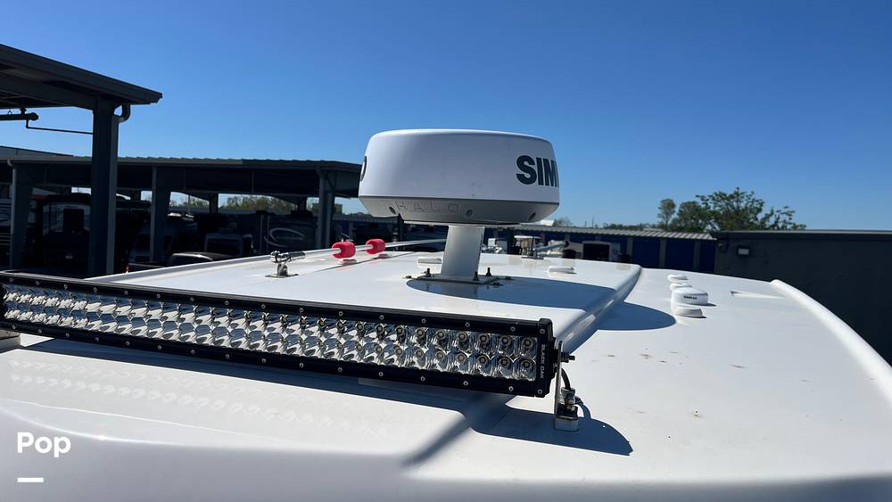 Slide: The Image of Robalo R250 2023 - 29