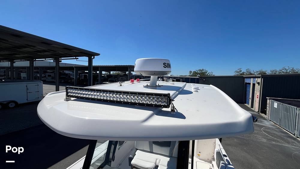 Slide: The Image of Robalo R250 2023 - 30
