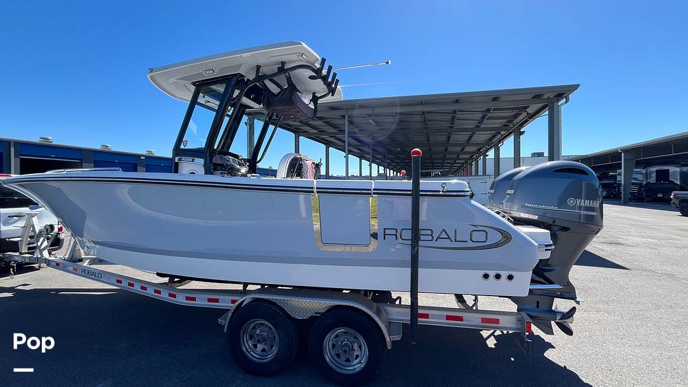 Slide: The Image of Robalo R250 2023 - 5
