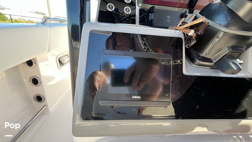 Slide: The Image of Robalo R250 2023 - 64