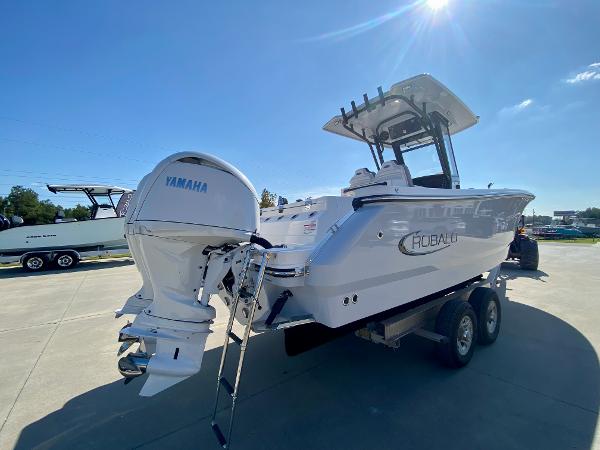 Slide: The Image of Robalo R250 2024 - 2