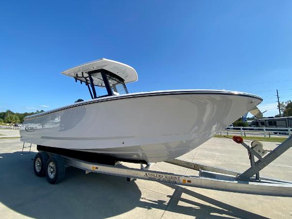 Slide: The Image of Robalo R250 2024 - 3