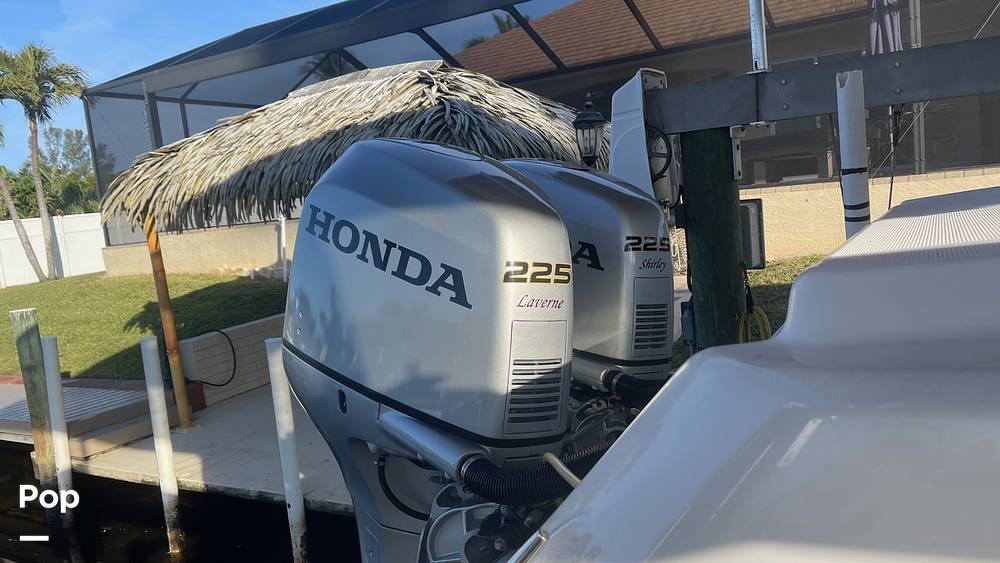 Slide: The Image of Twin Honda 225hp - 15116392