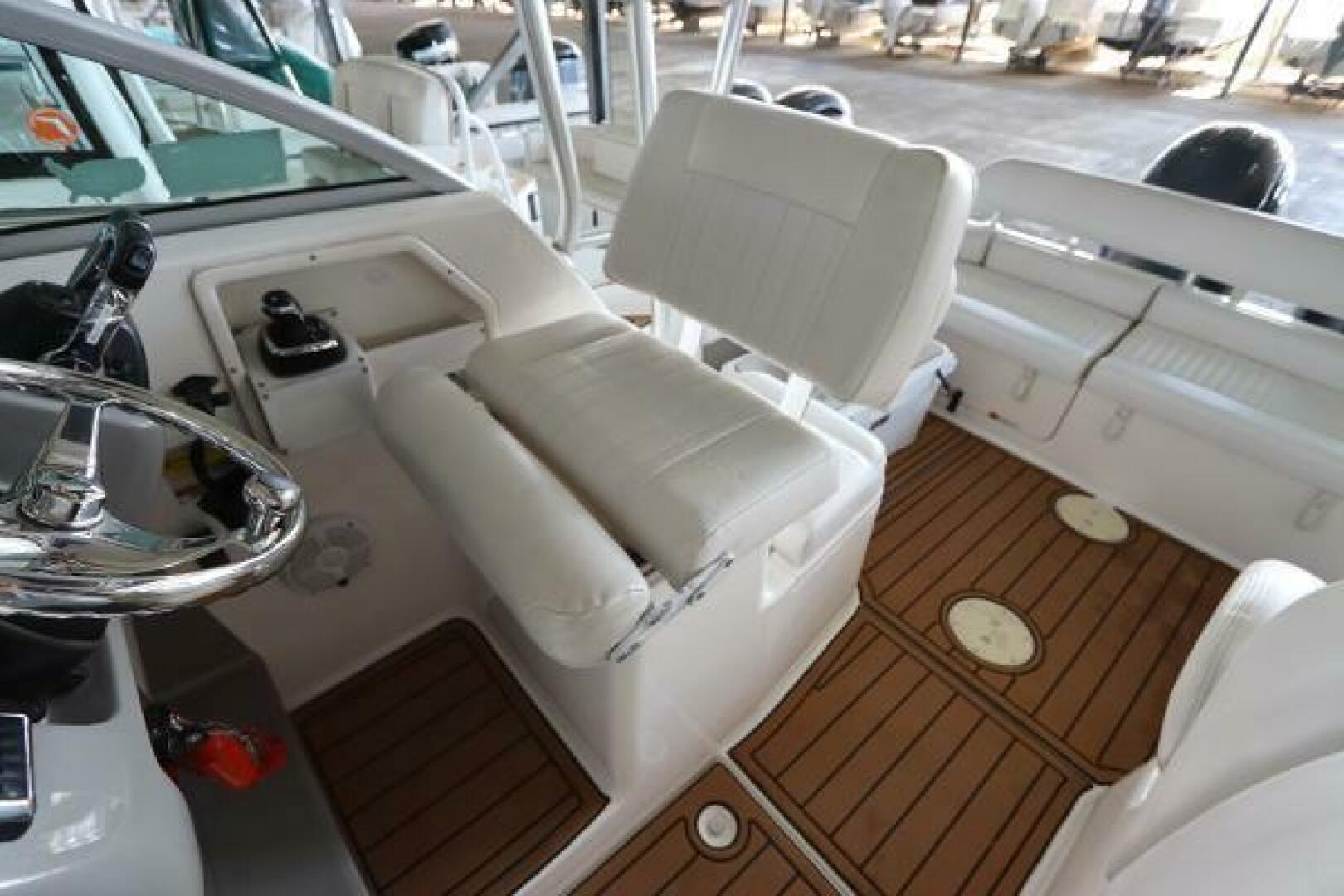 Slide: The Image of Robalo R265 Walkaround 2016 - 5261485