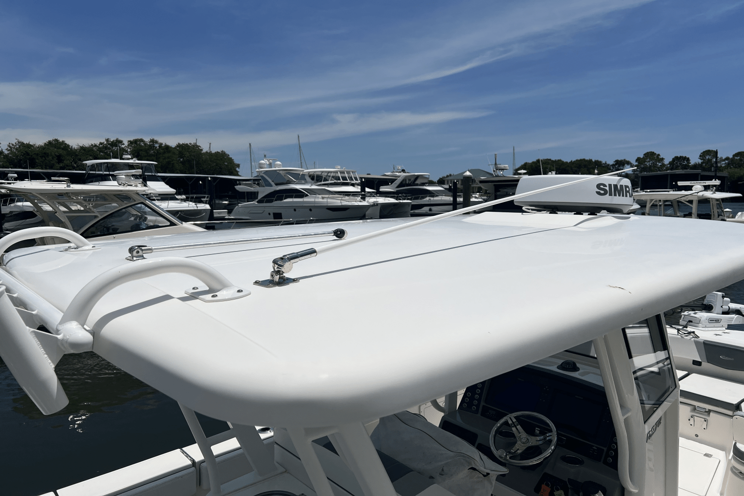 Slide: The Image of Robalo R272 2021 - 14