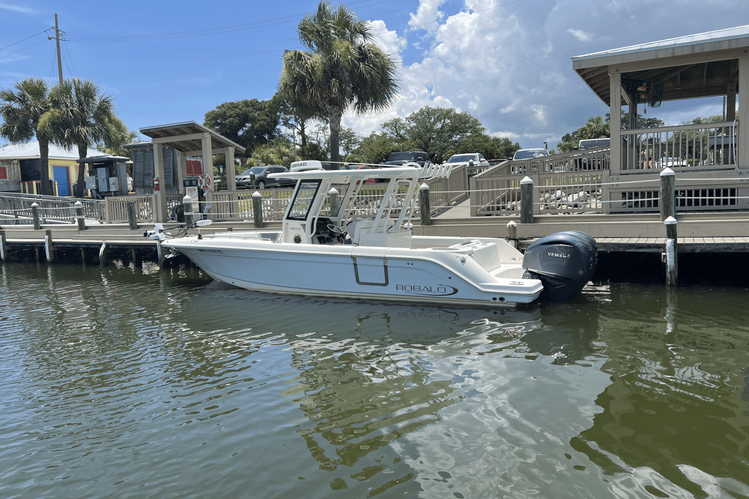 Slide: The Image of Robalo R272 2021 - 2