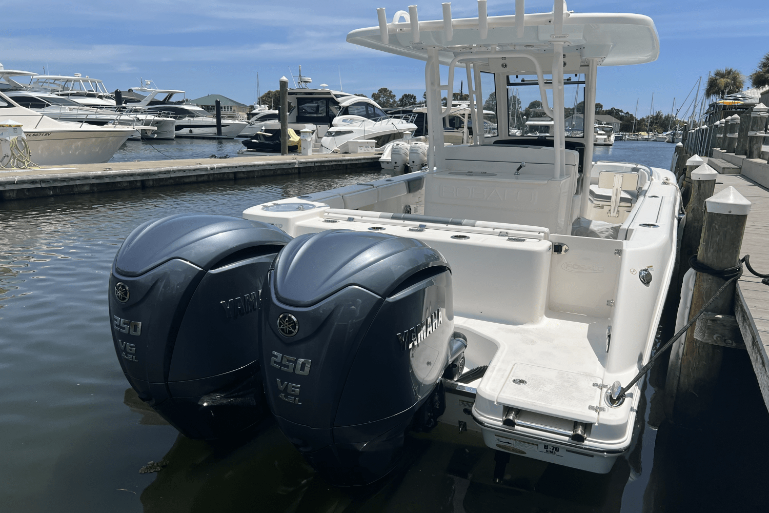 Slide: The Image of Robalo R272 2021 - 3