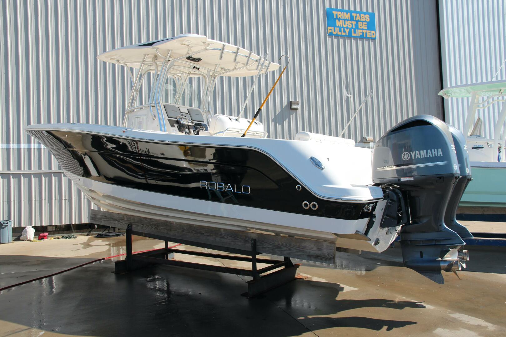 Slide: The Image of 2013 Robalo R300 - 5031800