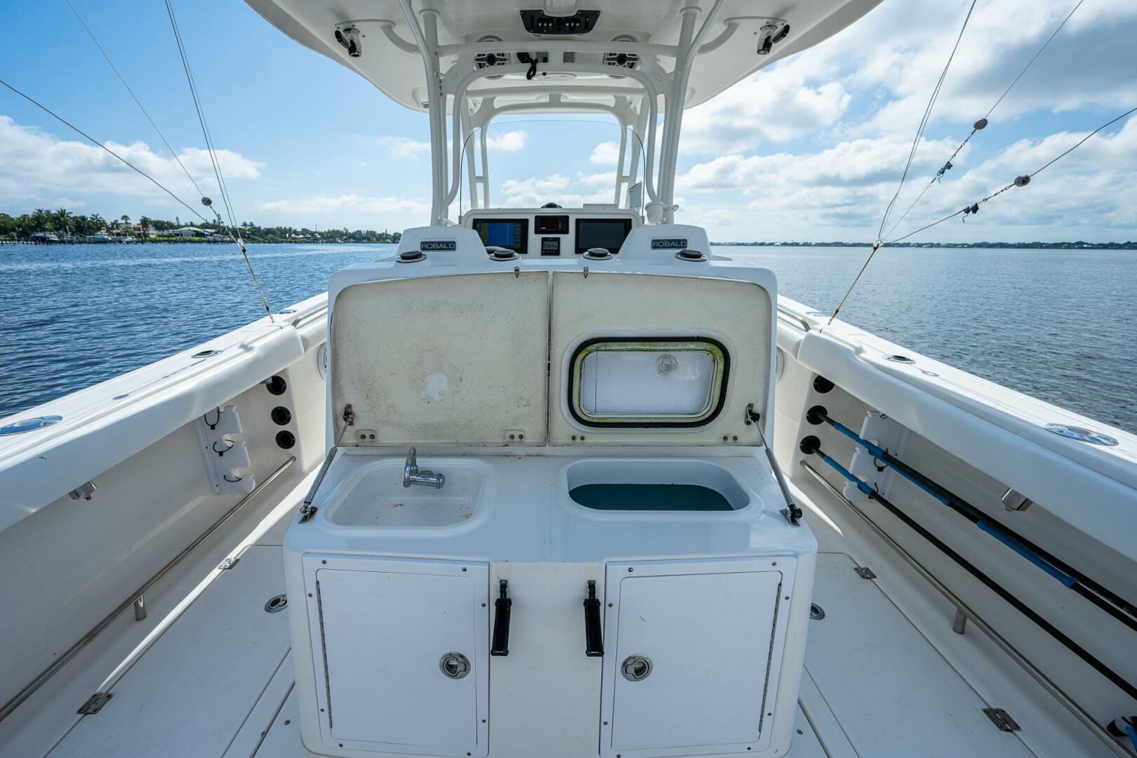 Slide: The Image of Robalo R300 CC 2015 - 4254583