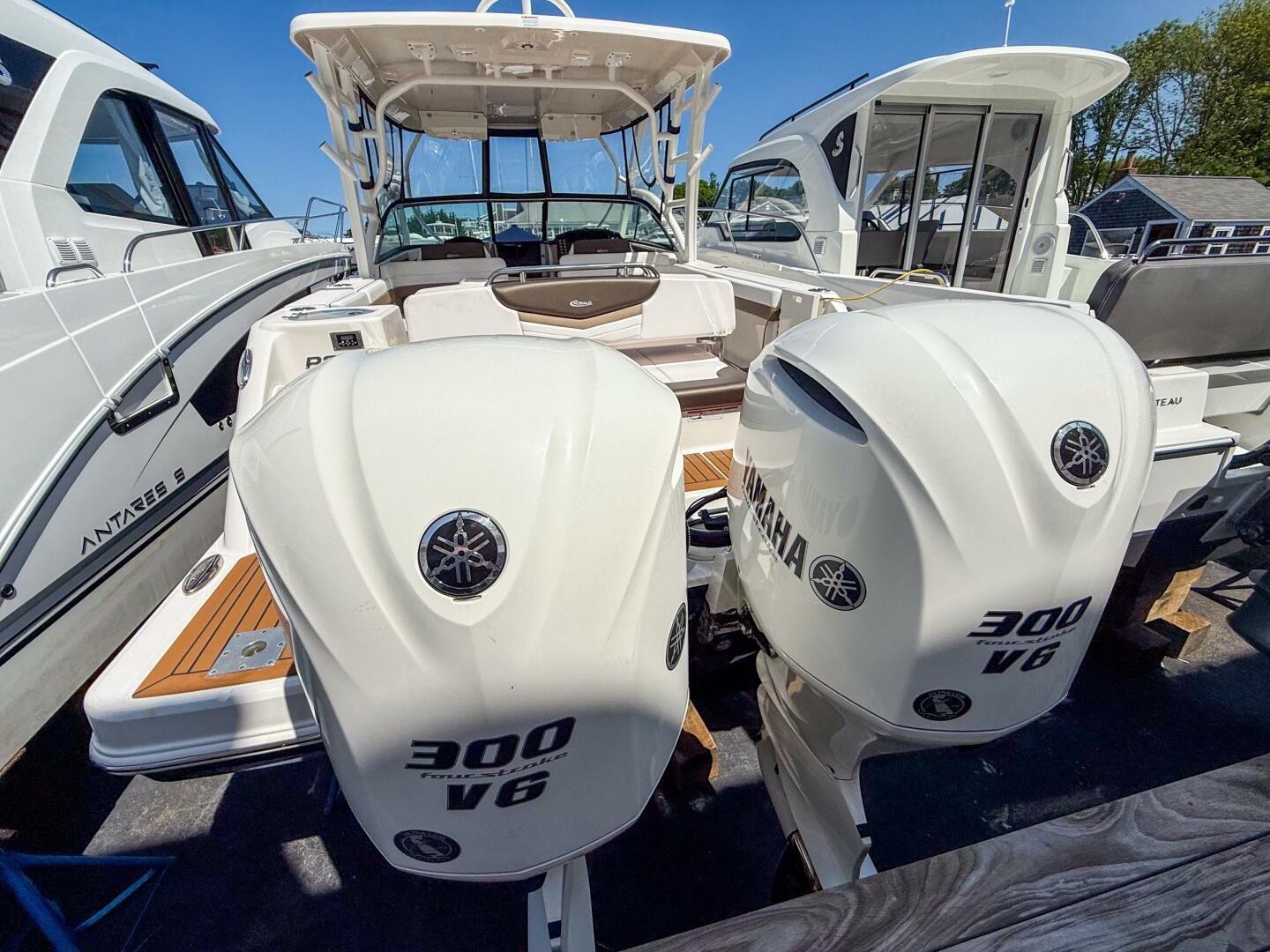 Slide: The Image of 2020 Robalo R317 - 5368978