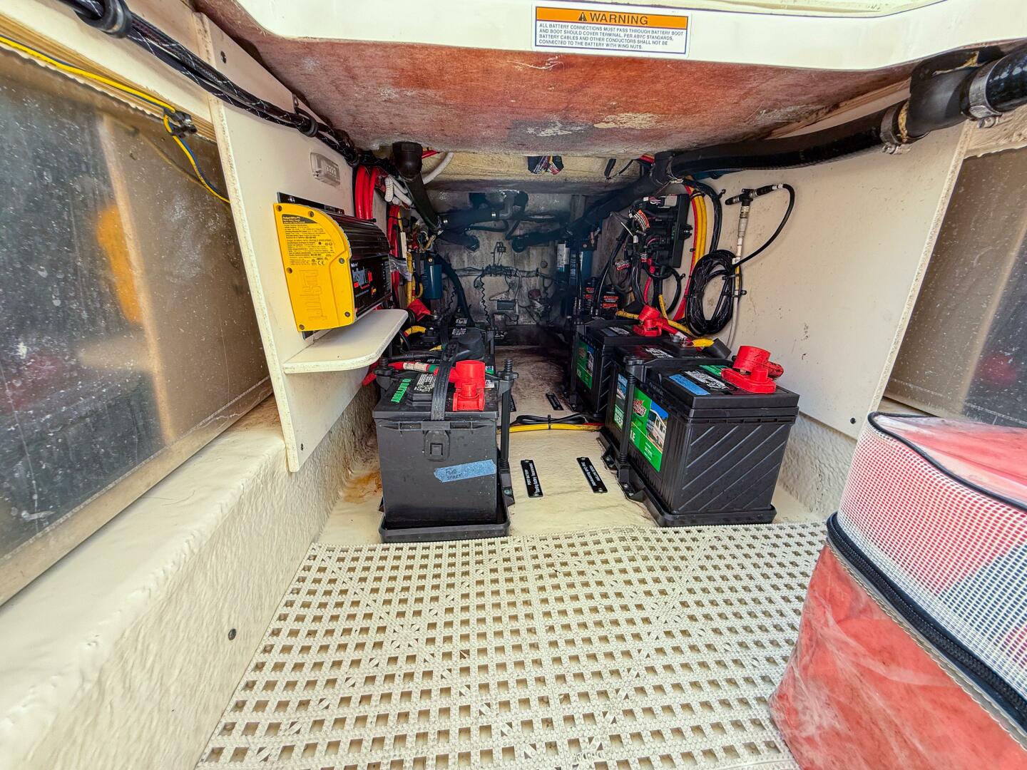 Slide: The Image of 2020 Robalo R317 - 5368983