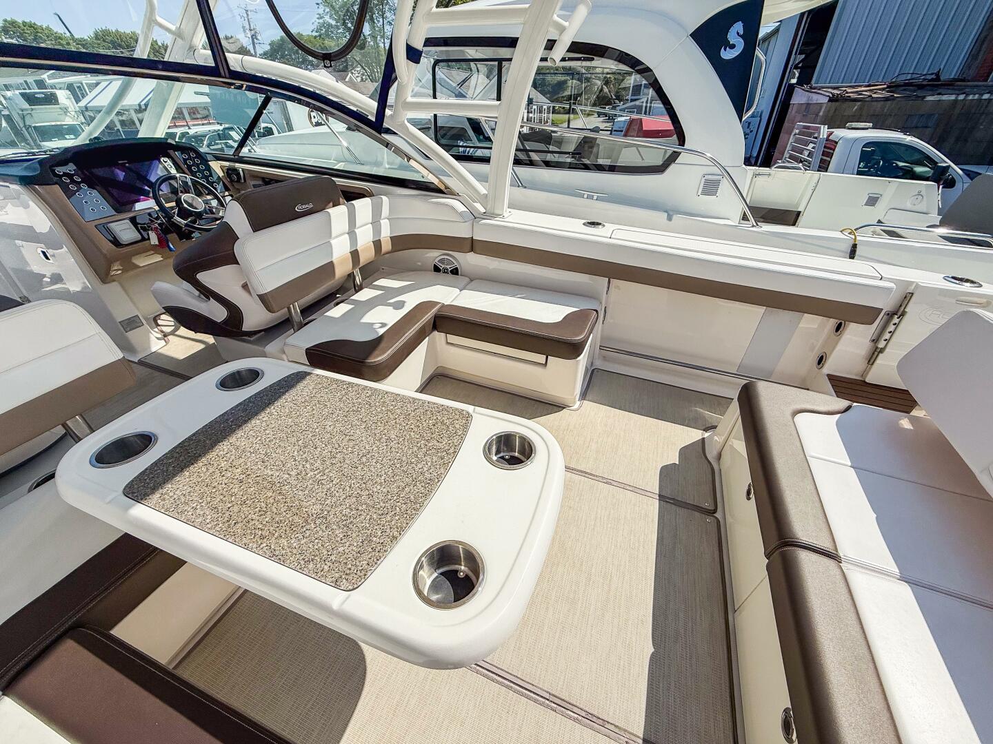 Slide: The Image of 2020 Robalo R317 - 5368992