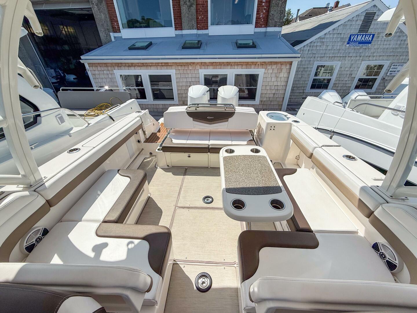 Slide: The Image of 2020 Robalo R317 - 5368994