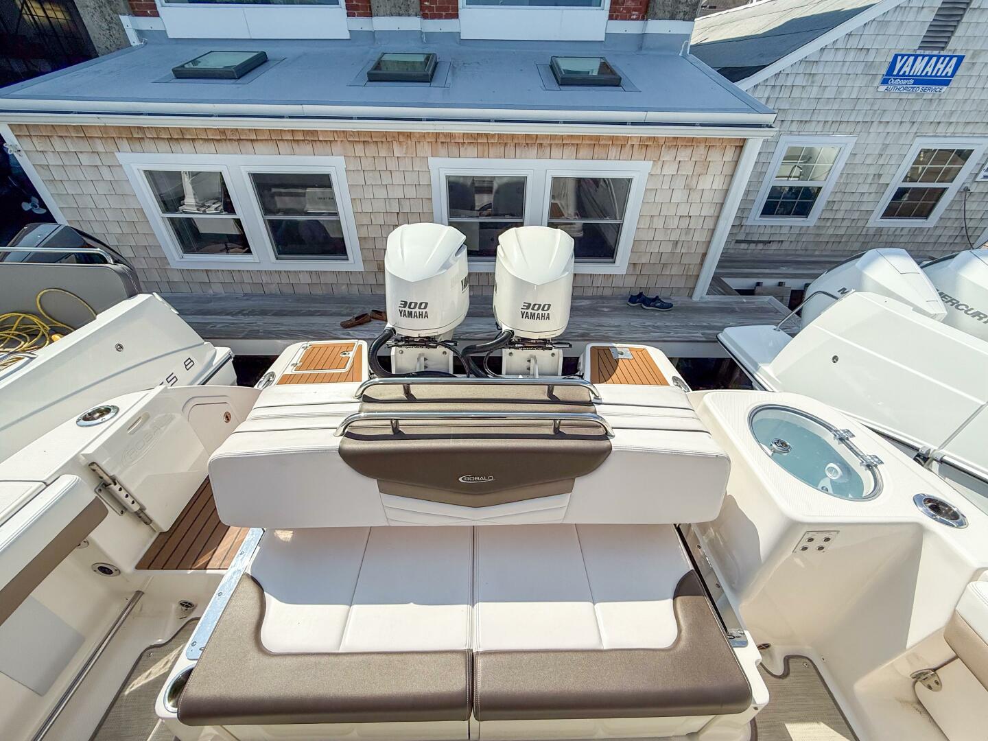 Slide: The Image of 2020 Robalo R317 - 5368995