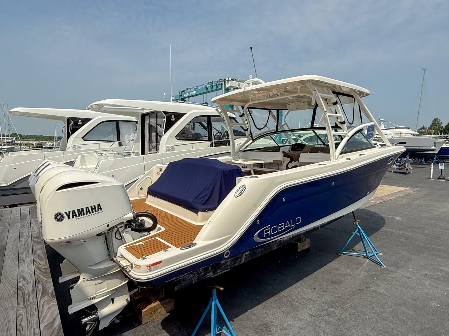 Slide: The Image of Robalo R317 2020 - 5372371