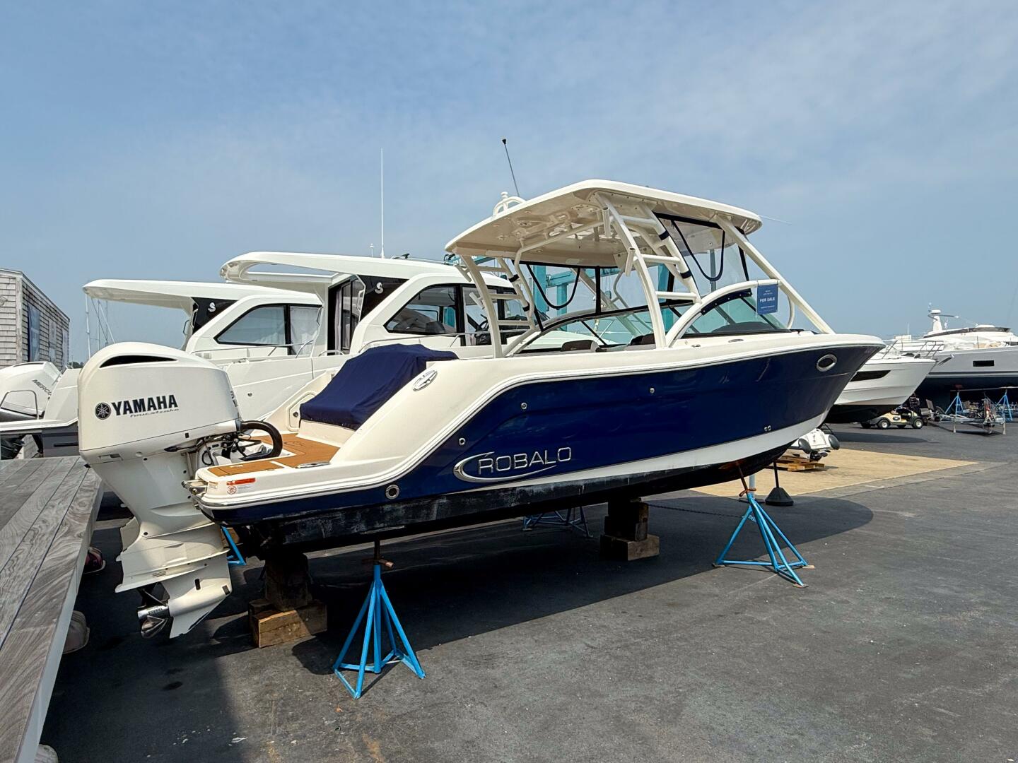 Slide: The Image of Robalo R317 2020 - 5372376