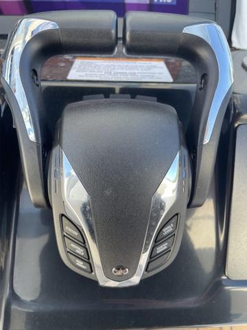 Slide: The Image of 2024 Robalo R360 boat throttle control system. - 31