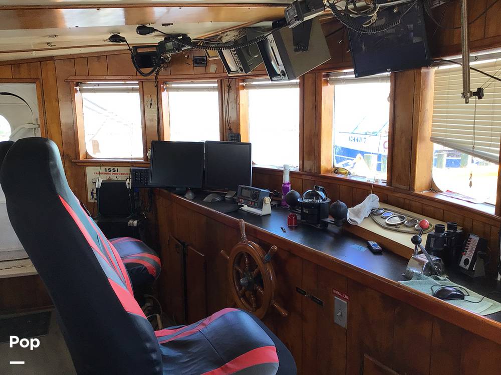 Slide: The Image of Captain's Chair - 12104211