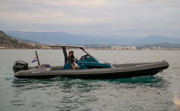 Slide: The Image of Roughneck Marine 1010 T-Top 2023 - 2