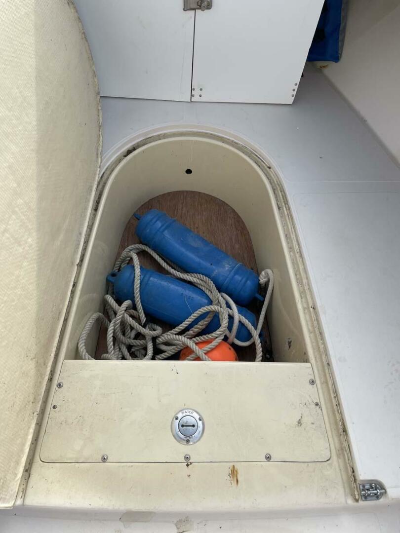 Slide: The Image of Rybo Runner 31 Center Console 1989 - 4412909