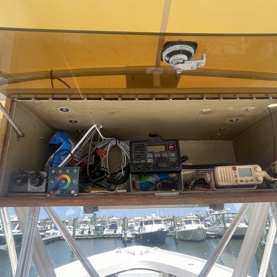 Slide: The Image of Rybo Runner 31 Center Console 1989 - 4412917