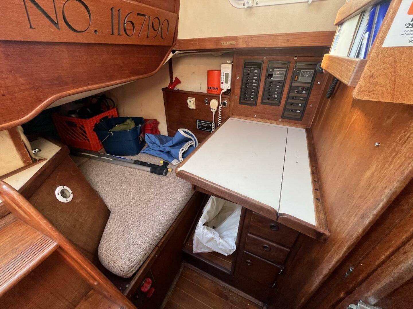 Slide: The Image of Sabre 32 1984 - 4760748