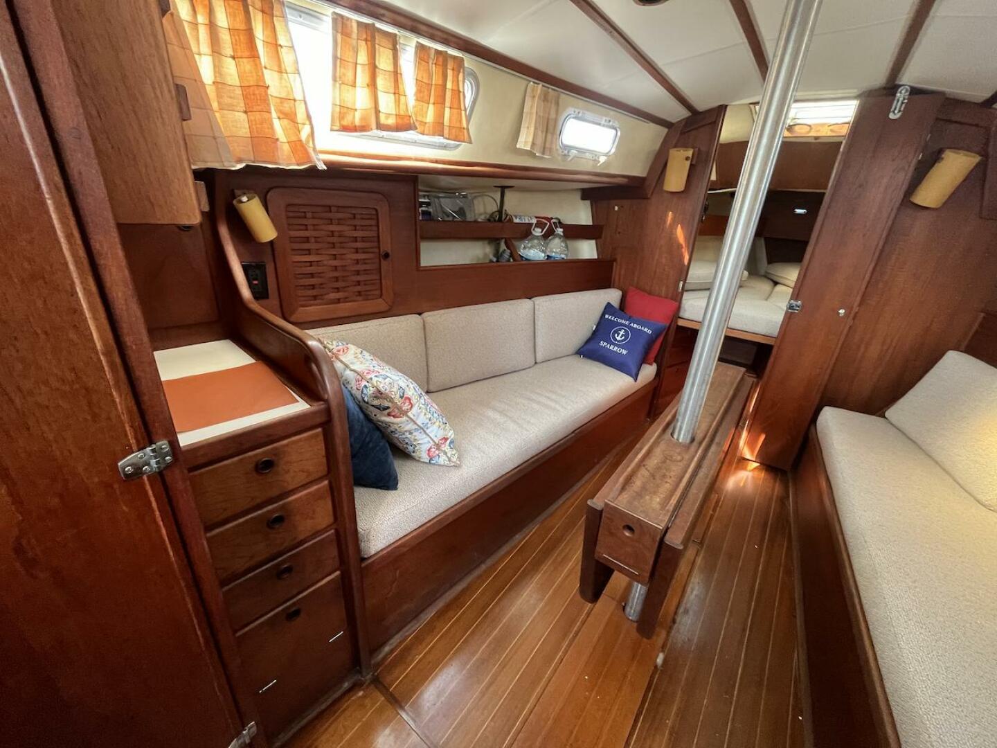 Slide: The Image of Sabre 32 1984 - 4760753