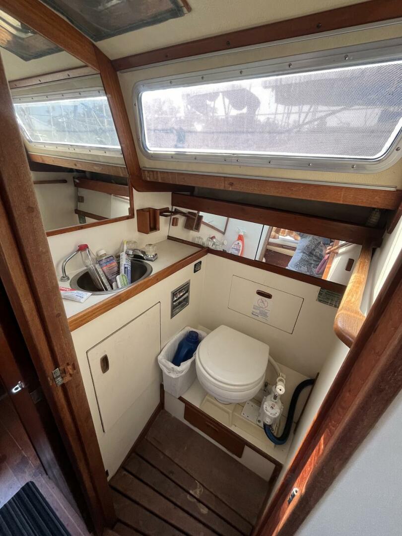 Slide: The Image of Sabre 32 1984 - 4760755