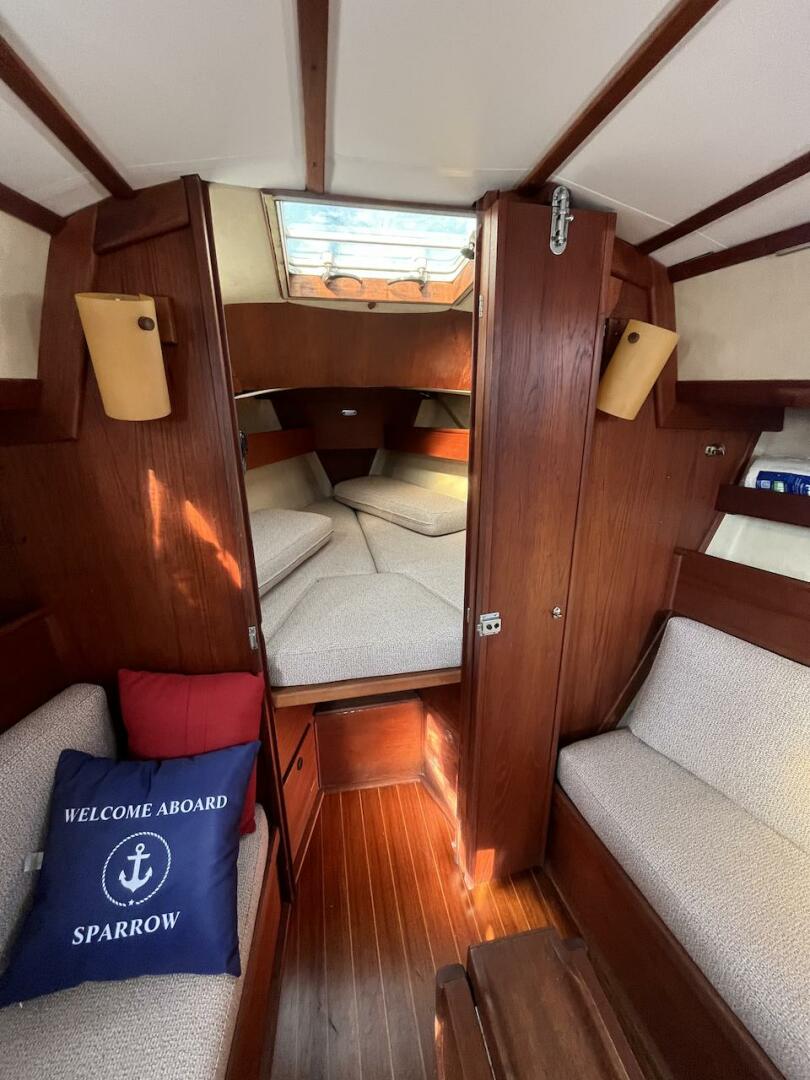 Slide: The Image of Sabre 32 1984 - 4760756