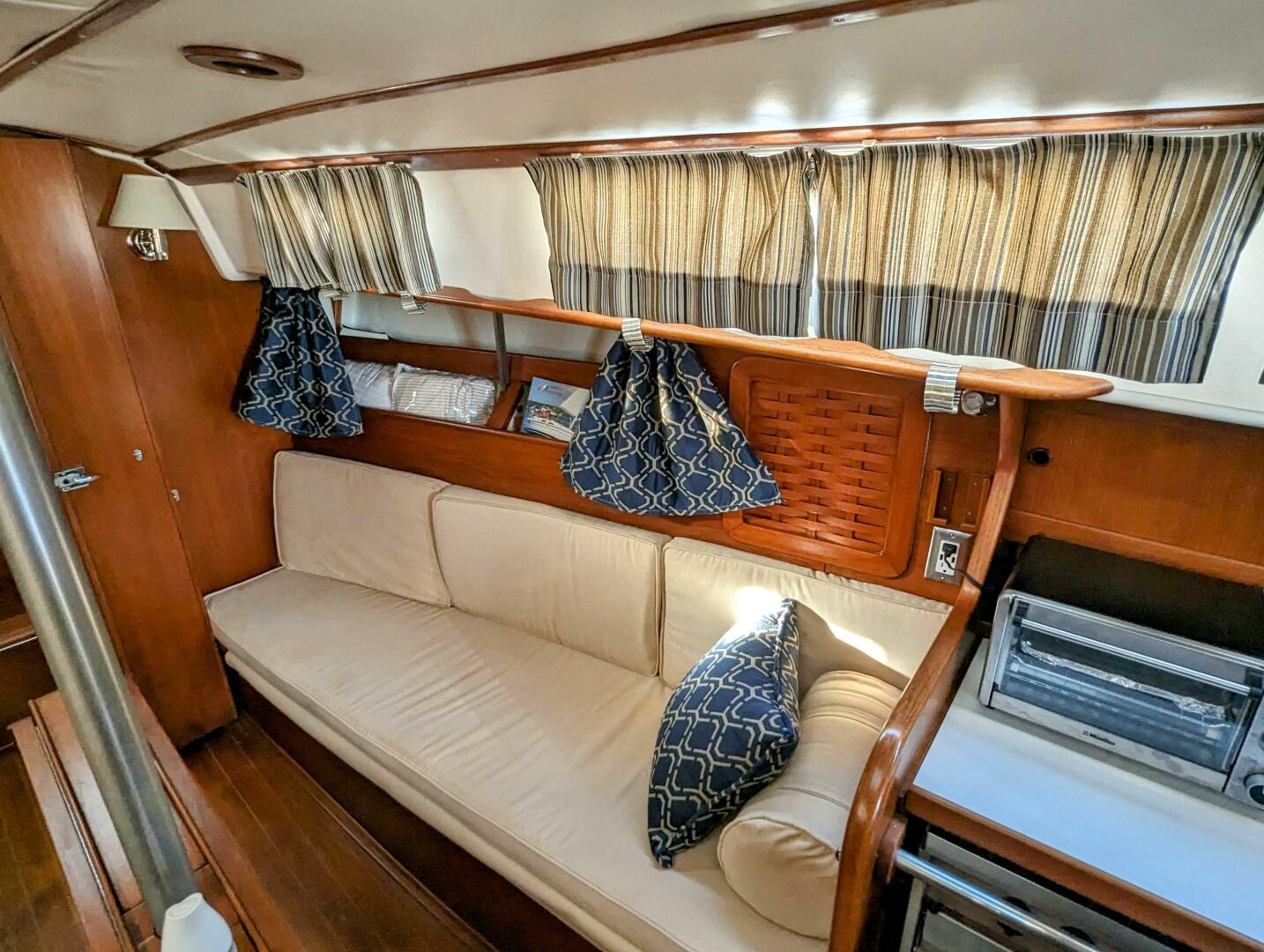 Slide: The Image of Starboard Saloon Settee - 5118822