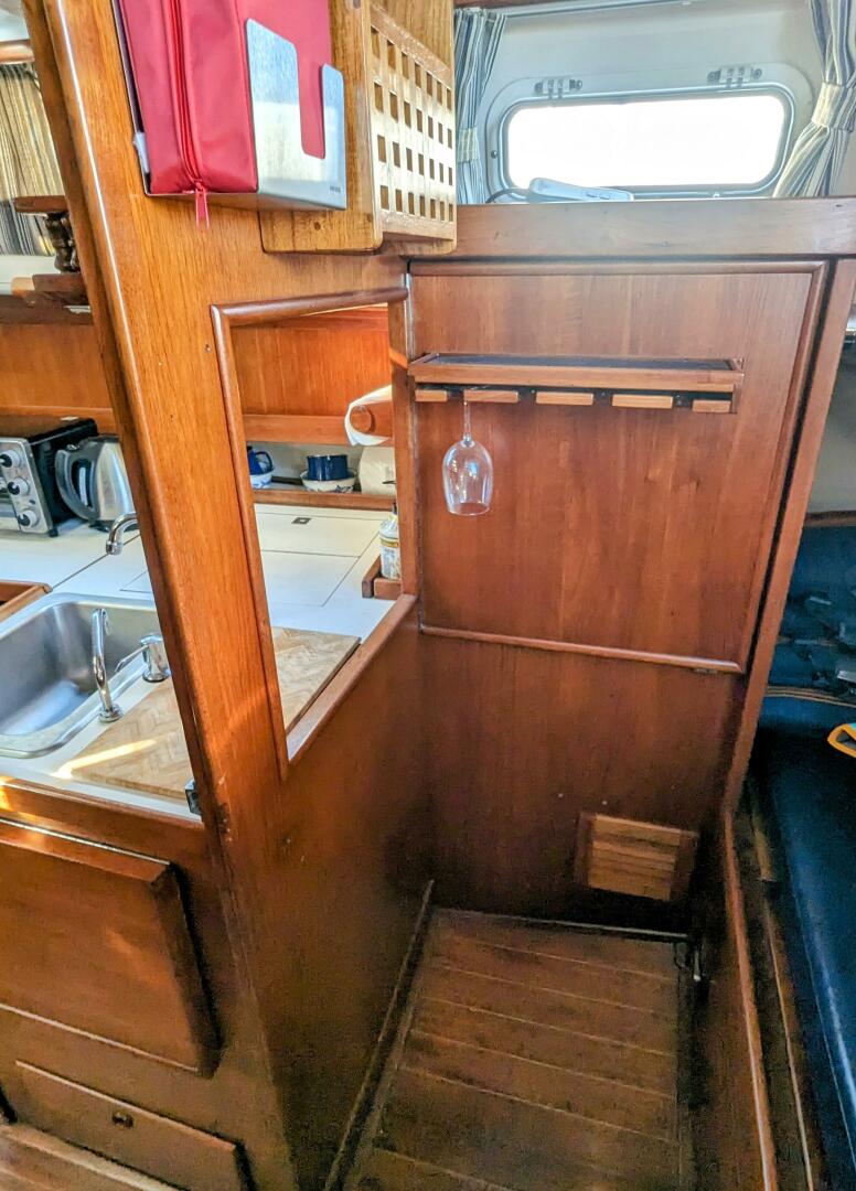 Slide: The Image of GALLEY Aft Cabin Pass Through - 5118829