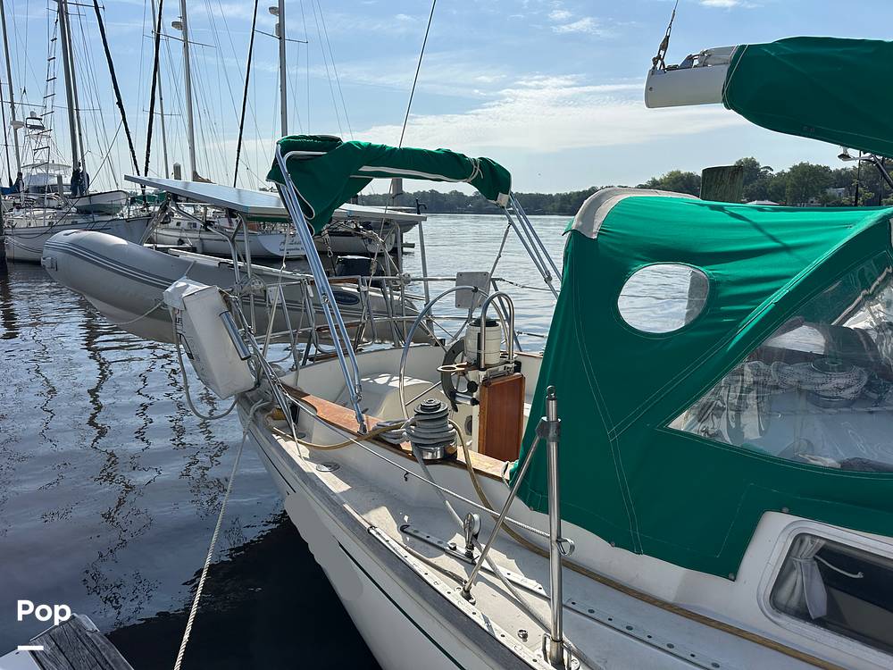 Slide: The Image of 1985 Sabre 34 - 15431430