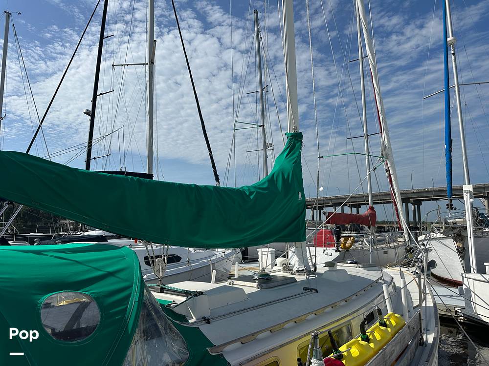 Slide: The Image of 1985 Sabre 34 - 15431434