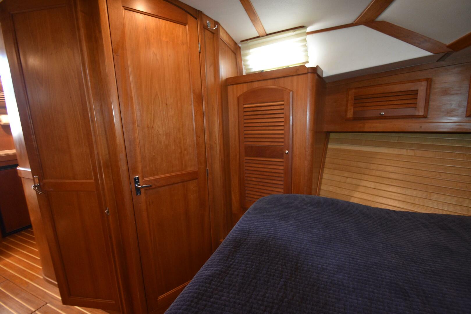 Slide: The Image of Sabre 38 Hardtop Express 2005 - 4753344