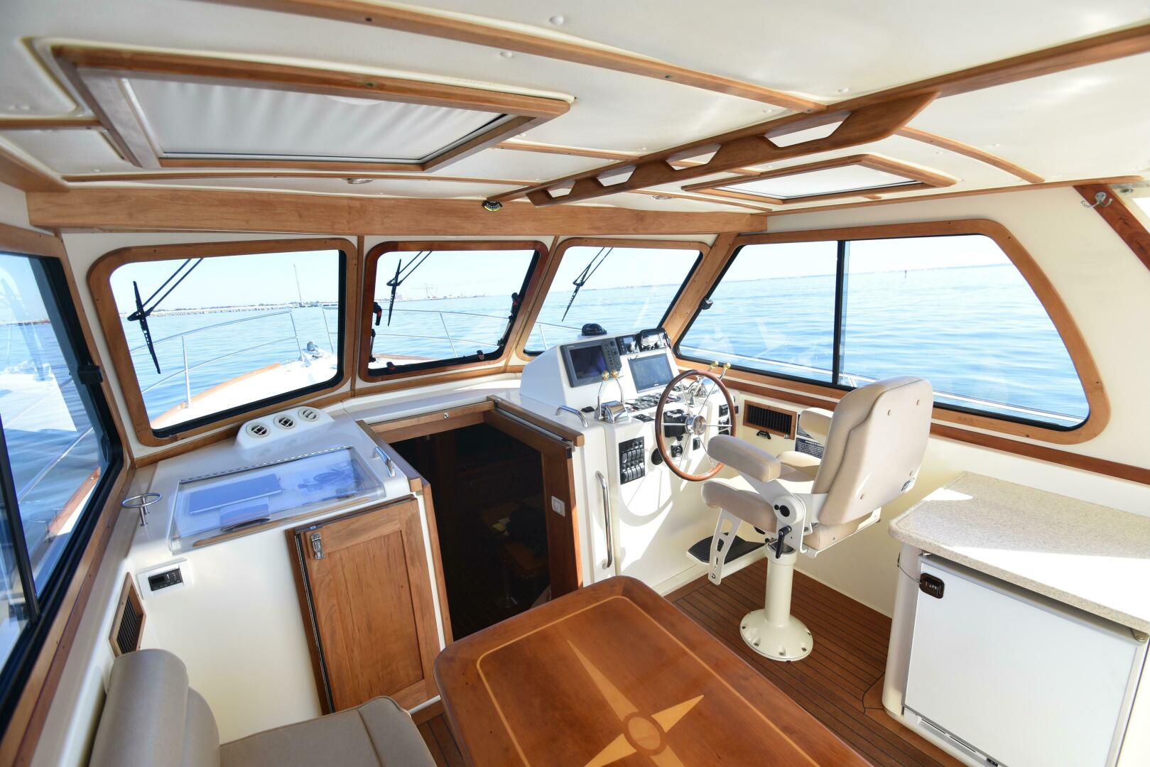Slide: The Image of Sabre 38 Hardtop Express 2005 - 4753357