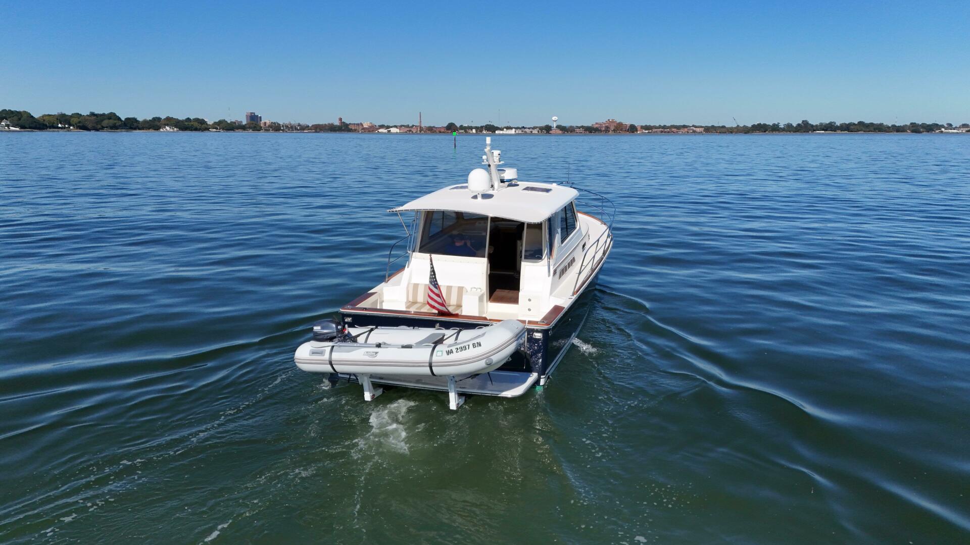 Slide: The Image of Sabre 38 Hardtop Express 2005 - 4753335