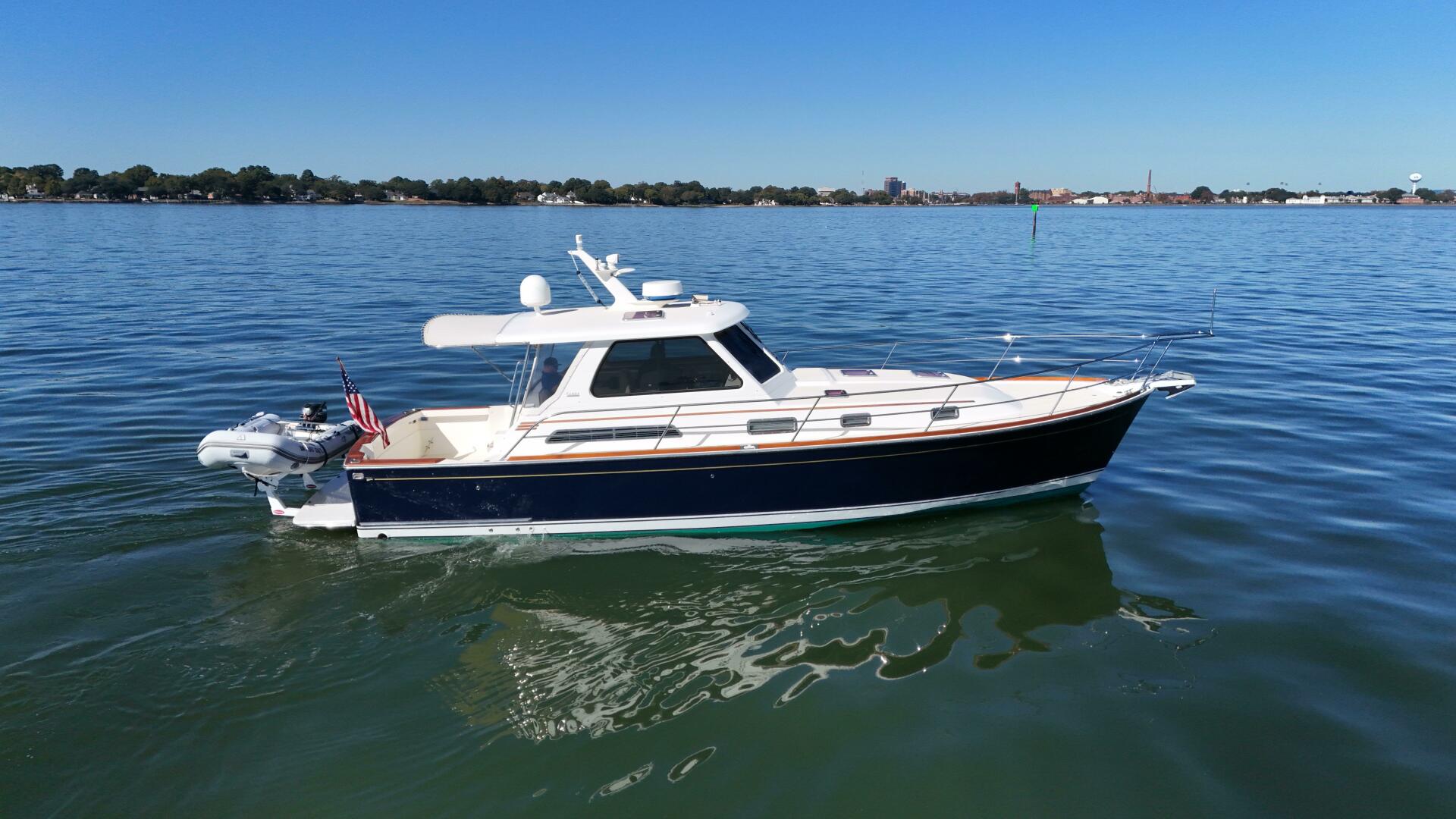 Slide: The Image of Sabre 38 Hardtop Express 2005 - 4753336