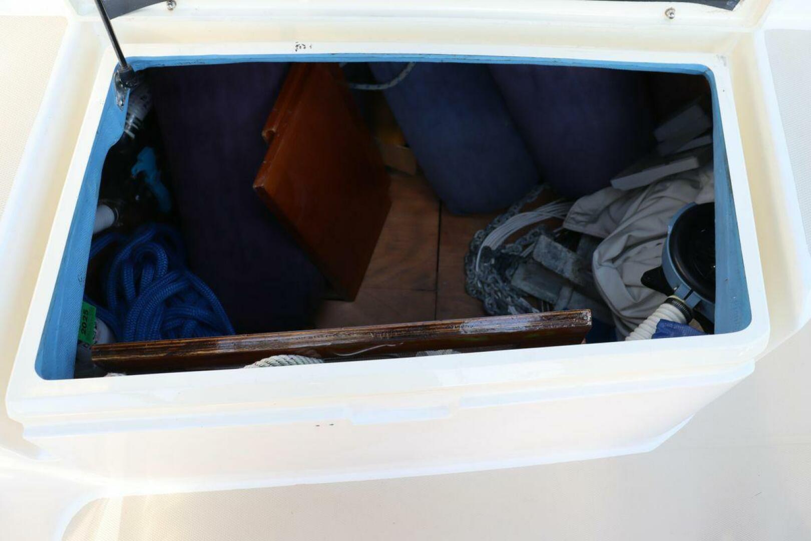 Slide: The Image of Sabre 402 2001 - 5511880