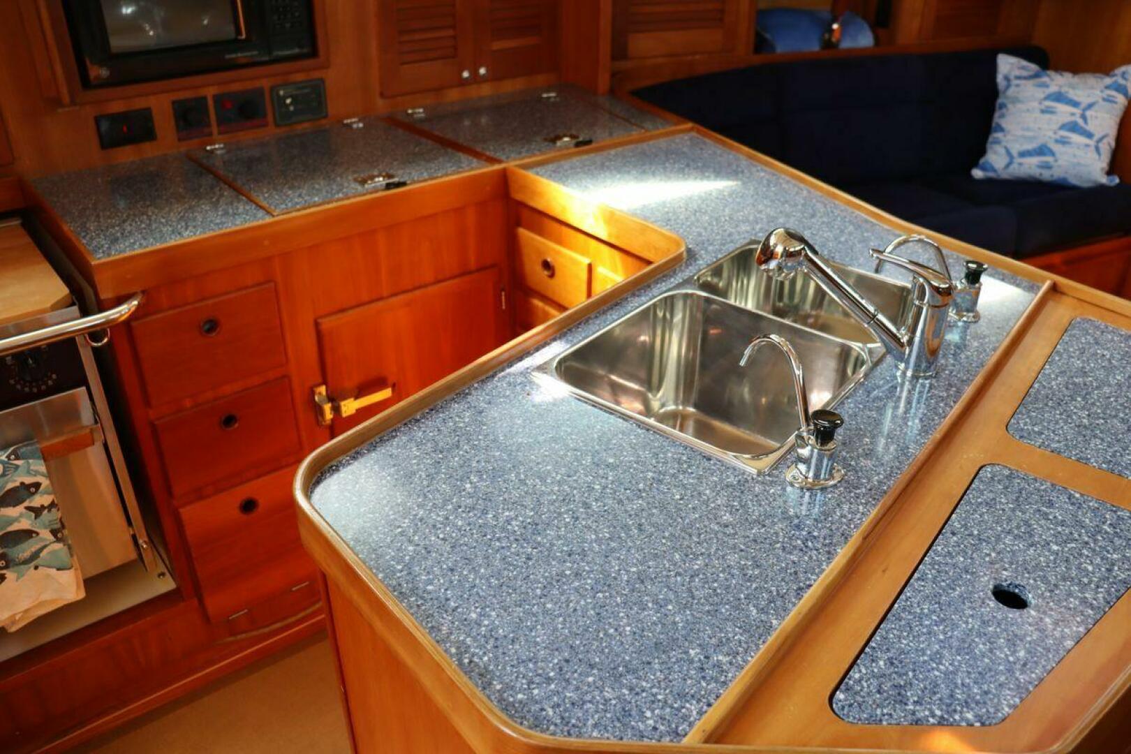 Slide: The Image of Sabre 402 2001 - 5511910