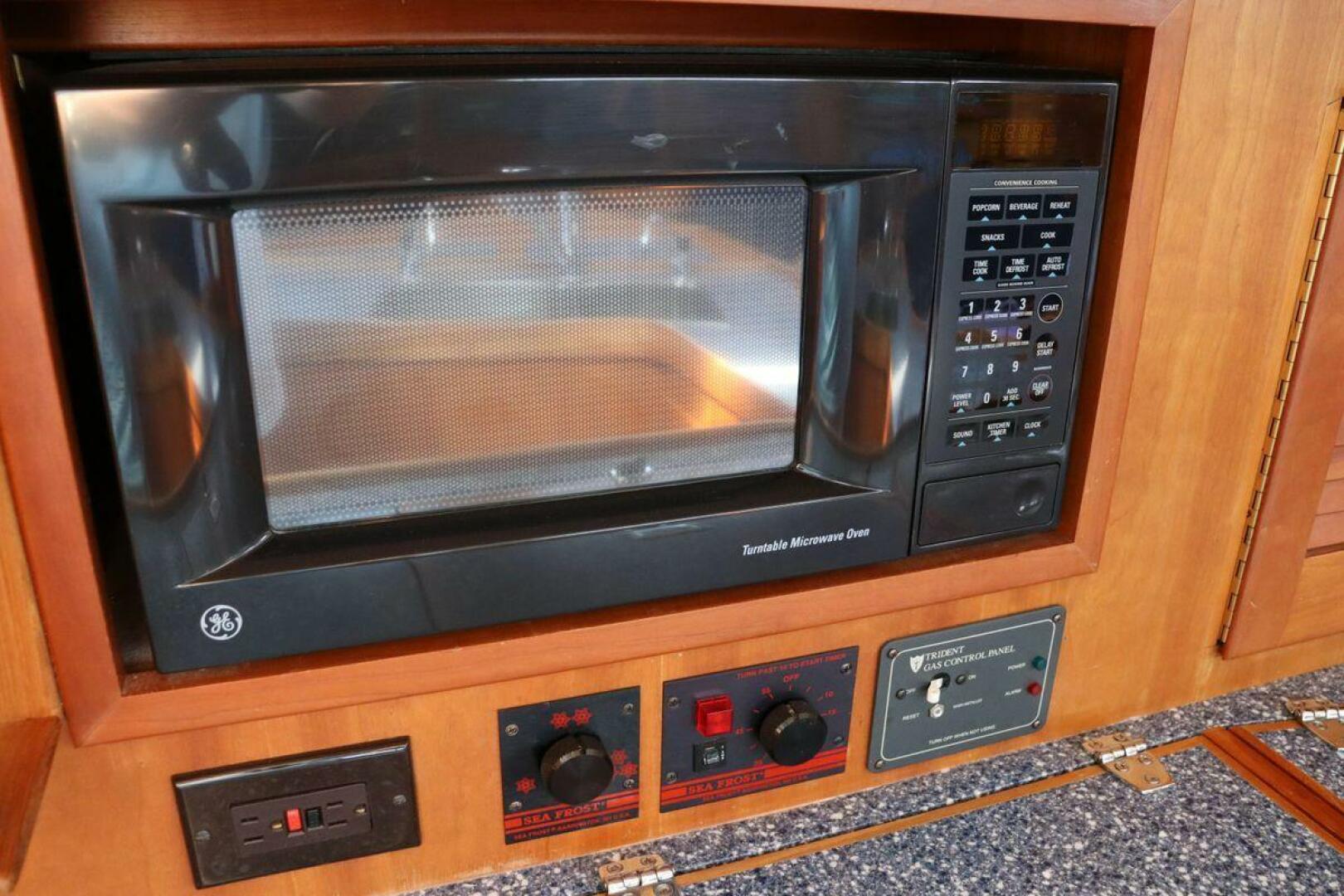 Slide: The Image of Sabre 402 2001 - 5511927