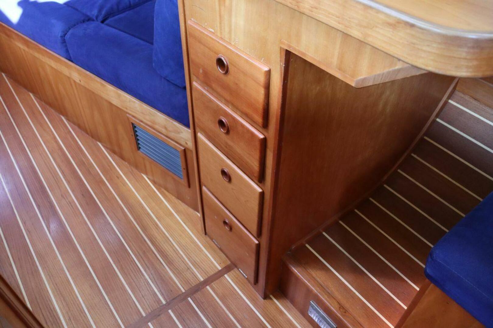 Slide: The Image of Sabre 402 2001 - 5511948