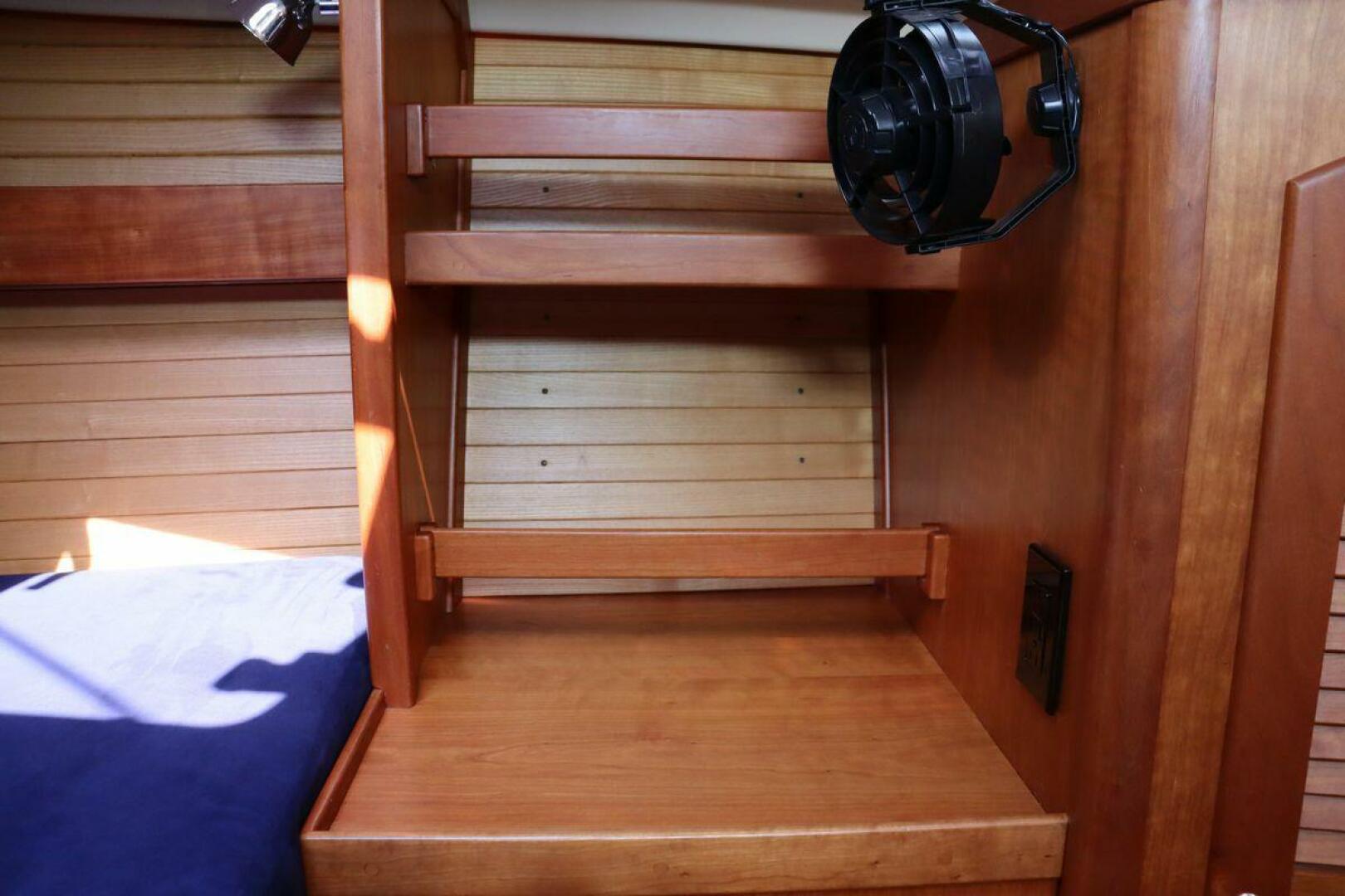 Slide: The Image of Sabre 402 2001 - 5511964