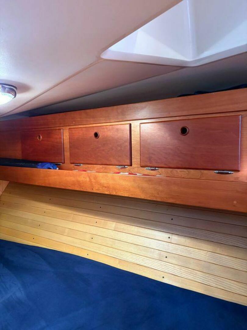 Slide: The Image of Sabre 402 2001 - 5511970