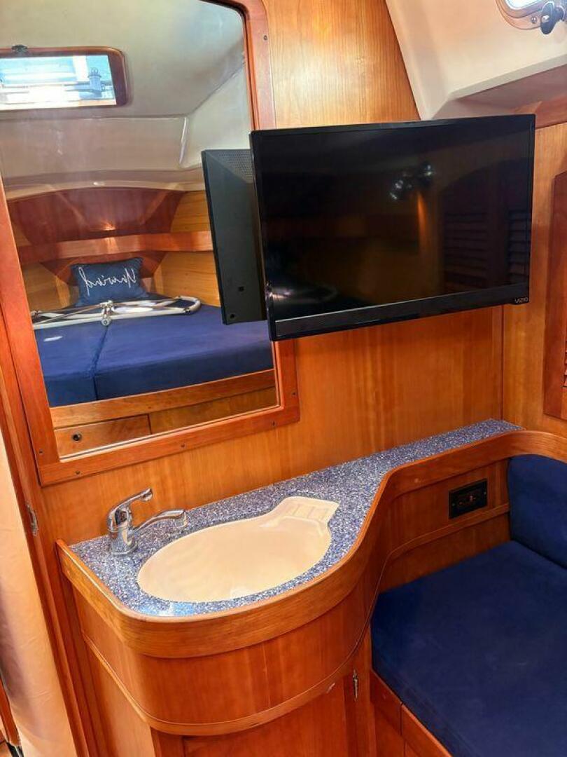 Slide: The Image of Sabre 402 2001 - 5511982