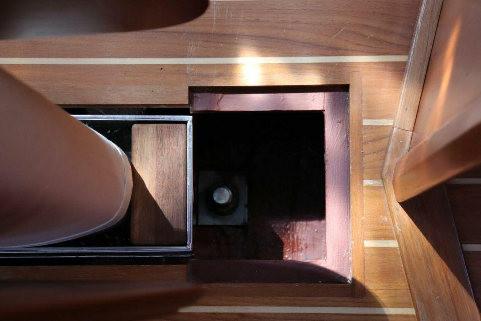 Slide: The Image of Sabre 402 2001 - 5511986