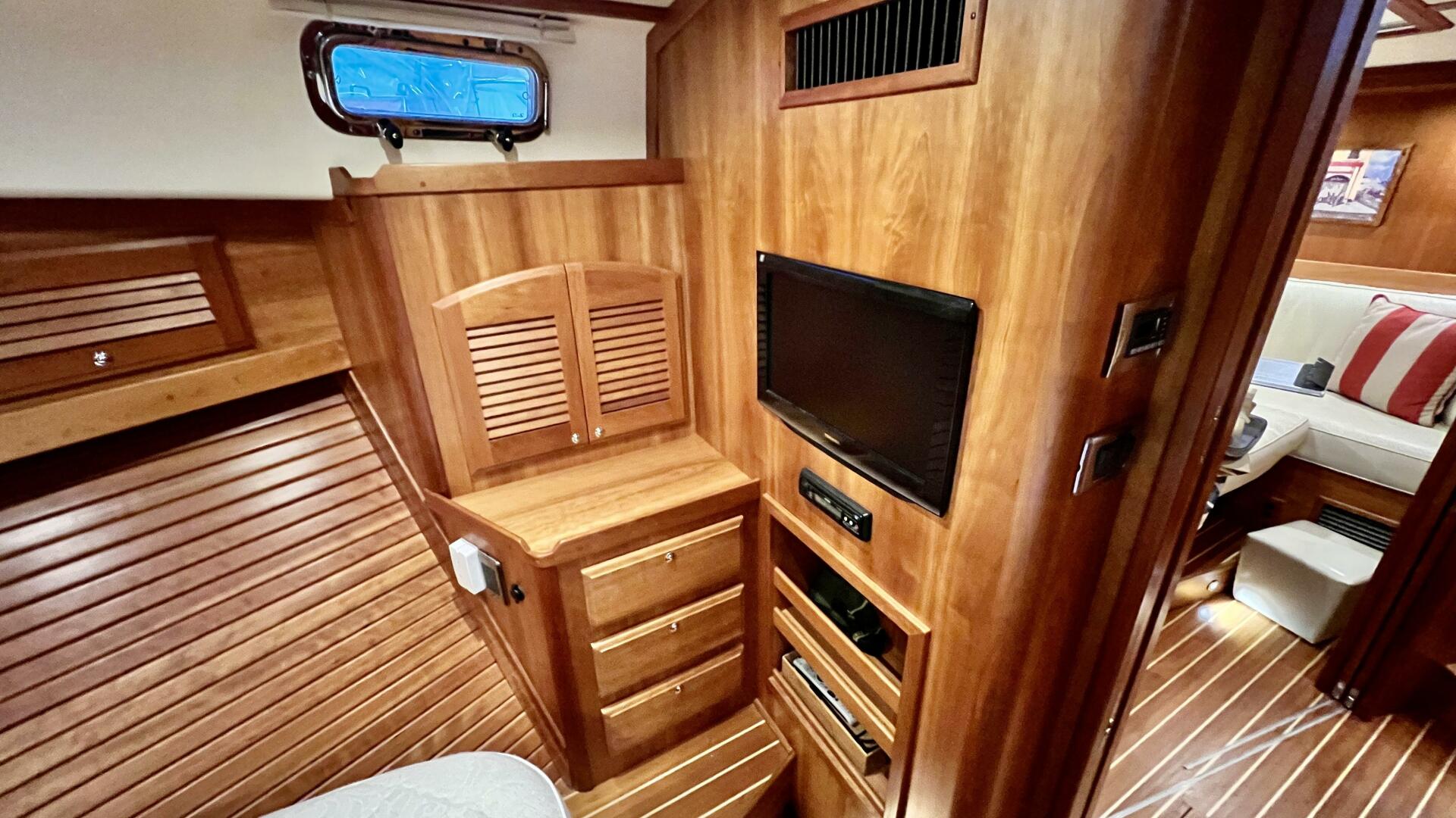 Slide: The Image of Sabre 40 Sedan 2011 - 4818691