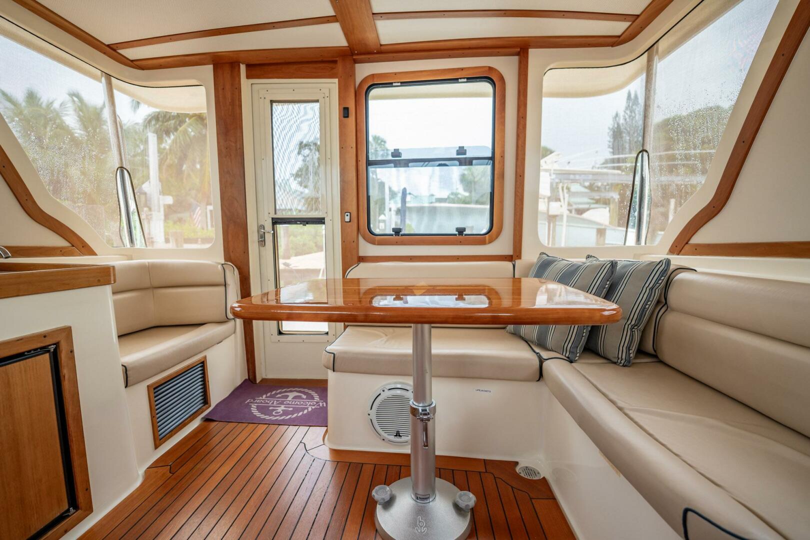Slide: The Image of 7 Helm Deck Aft View - 5408049